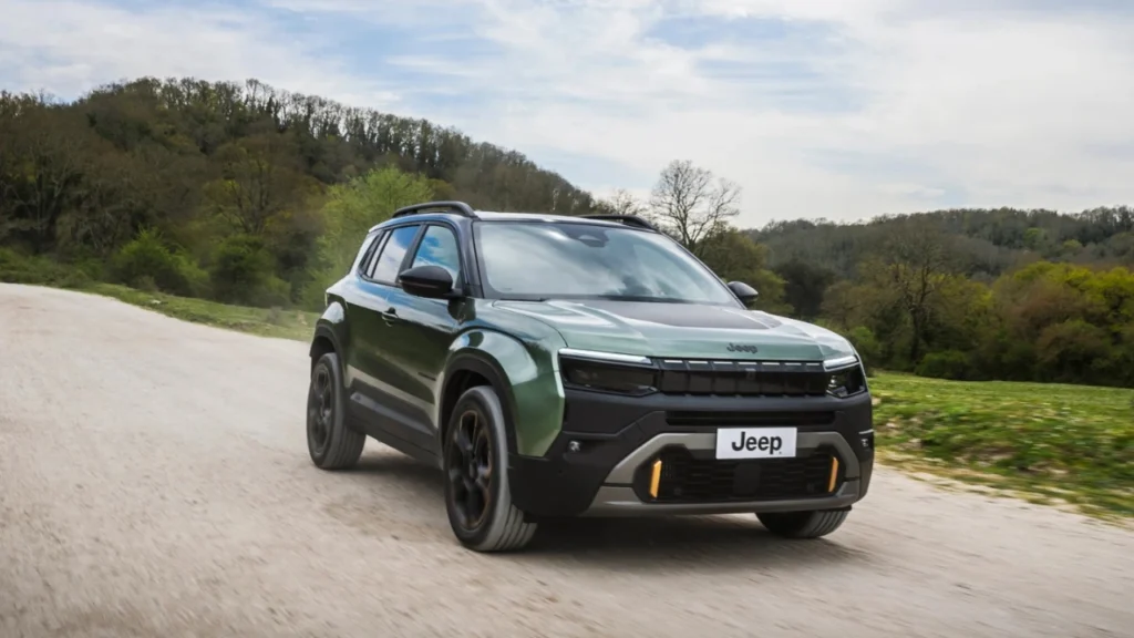 Foto do novo jeep avenger 2027 na cor verde musgo
