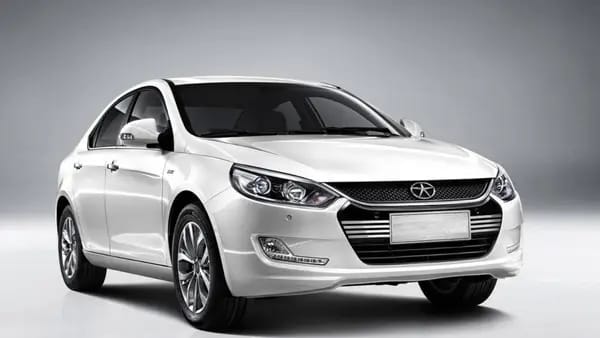 Carros J5 Sedan 1.5 16V 4p Mec. 2012