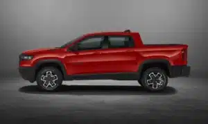 A Ram confirma a chegada da Rampage ao mercado dos Estados Unidos para competir diretamente com a Ford Maverick, que registrou 155.051 unidades vendidas no ano de 2025 consolidando o segmento de picapes