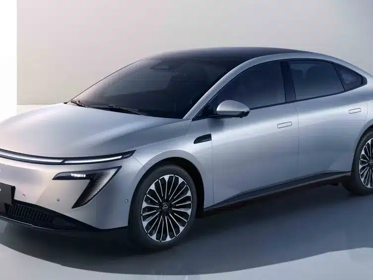 Nissan N7 modelo de carro exterior