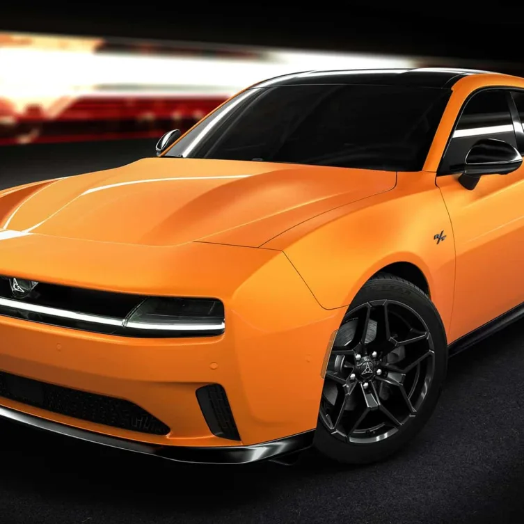 O novo Dodge Charger Daytona elétrico chega ao mercado europeu com potência de 670 cavalos na versão Scat Pack e aceleração de 0 a 96 km/h em apenas 3,3 segundos, marcando a nova fase dos muscle cars