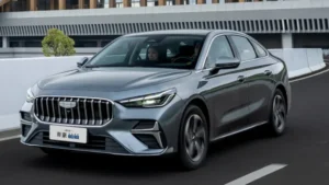 Geely Emgrand i-HEV estreia com consumo de 2,22 l/100 km