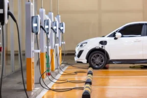 Parceira da Chery inicia produção em massa de baterias de sódio em fábrica de 517 milhões de dólares para impulsionar a eletrificação de veículos populares com custos reduzidos e maior autonomia