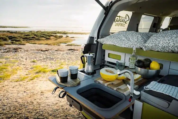 Volkswagen ID. Buzz interior acampamento