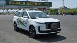 O novo SUV Jaecoo J5 integra tecnologia de radar LiDAR para sistemas de condução autônoma de nível L2+ e atualização para motorização híbrida com capacidade de fornecimento de energia externa V2L