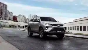 Toyota SW4 mantém liderança entre SUVs grandes com chassi de longarinas no Brasil no primeiro semestre de 2026 com 6.780 unidades emplacadas contra 5.942 do GWM Haval H9 no acumulado do período anual