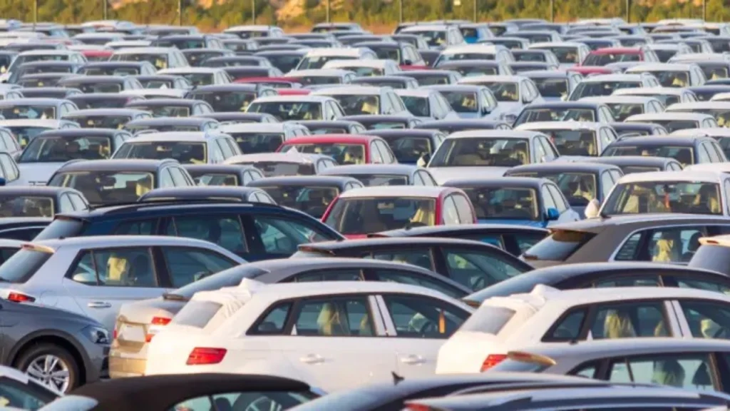 Foto de frota de carros em alusão a pauta sobre o Licenciamento SP 2026