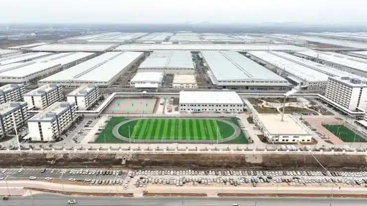 fábrica de carros elétricos na China