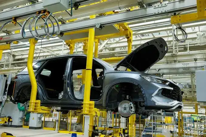 linha de montagem carros BYD