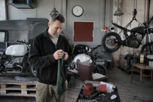 CNAE 4541-2/07: peças usadas de moto, o que inclui?
