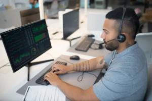 CNAE 6399-2/00: serviços de informação telefônica e clipping
