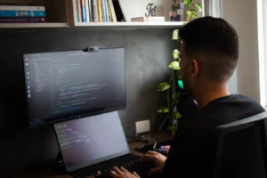 CNAE 6202-3/00: softwares customizáveis, o que inclui?
