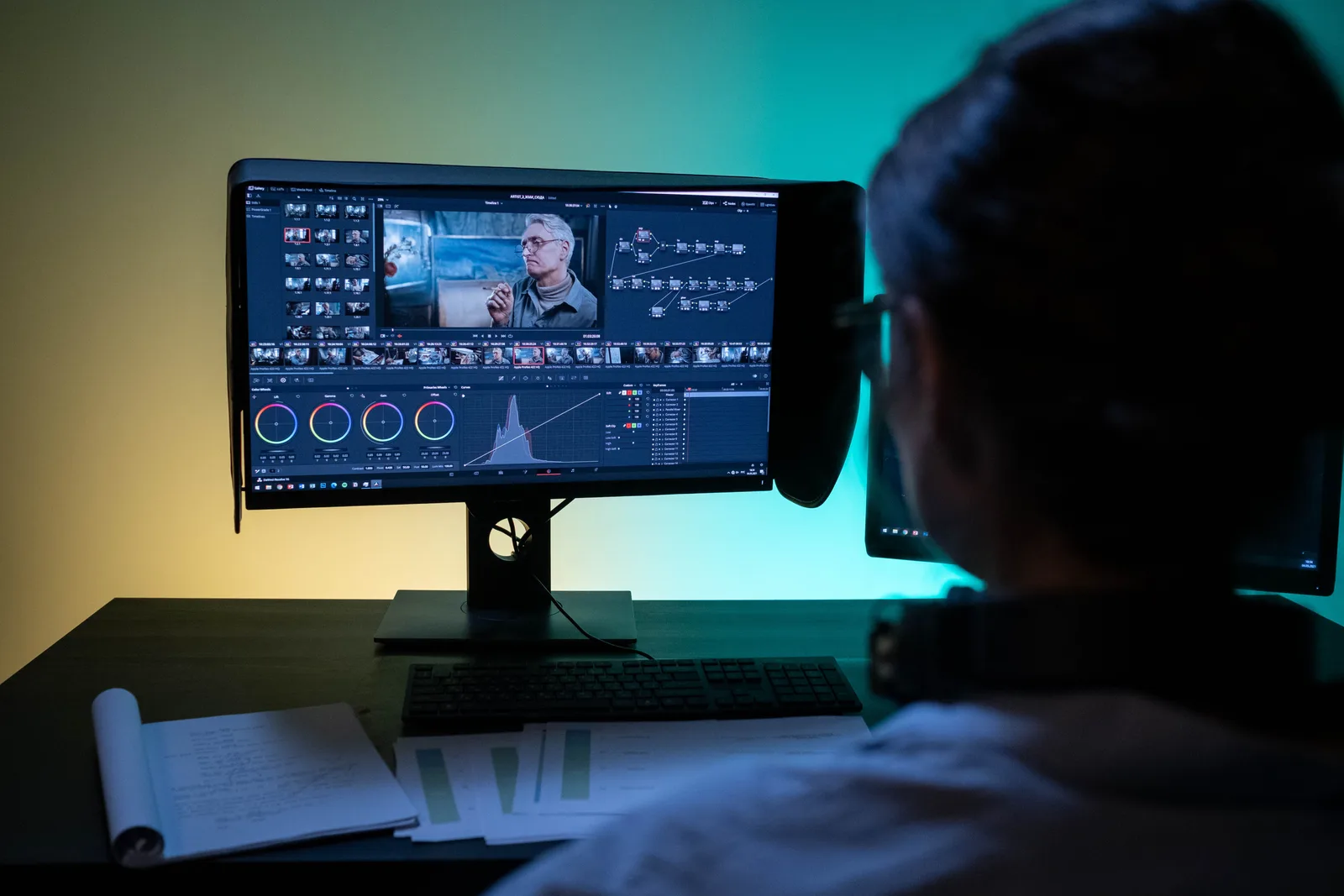 CNAE 5913-8/00: distribuição de filmes e programas
