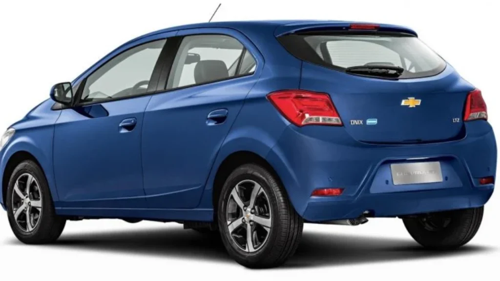 Foto carro Chevrolet Onix na cor azul fosco
