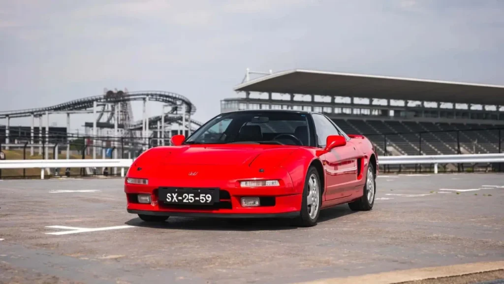 Carro Honda NSX 1991, na cor vermelha