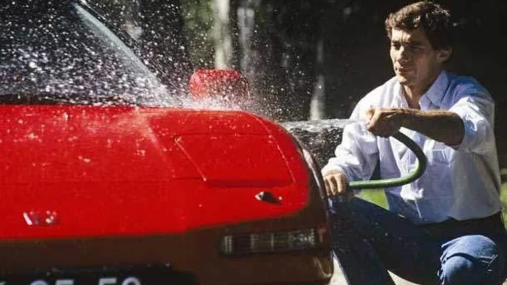 Carro que pertenceu a Ayrton Senna pode alcançar R$ 5,6 milhões em leilão