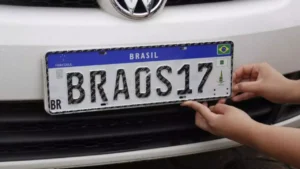 Consultar placa de carro: quando essa consulta é suficiente e quando não é?
