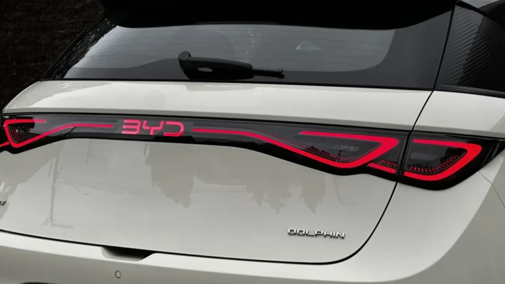 Foto 1 do carro BYD no detalhe na cor branca