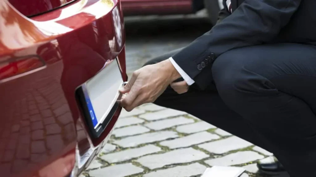 Puxar placa de carro ou consultar o chassi: qual consulta faz mais sentido?
