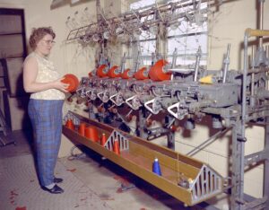 CNAE 1422-3/00: fabricação de roupas de malha