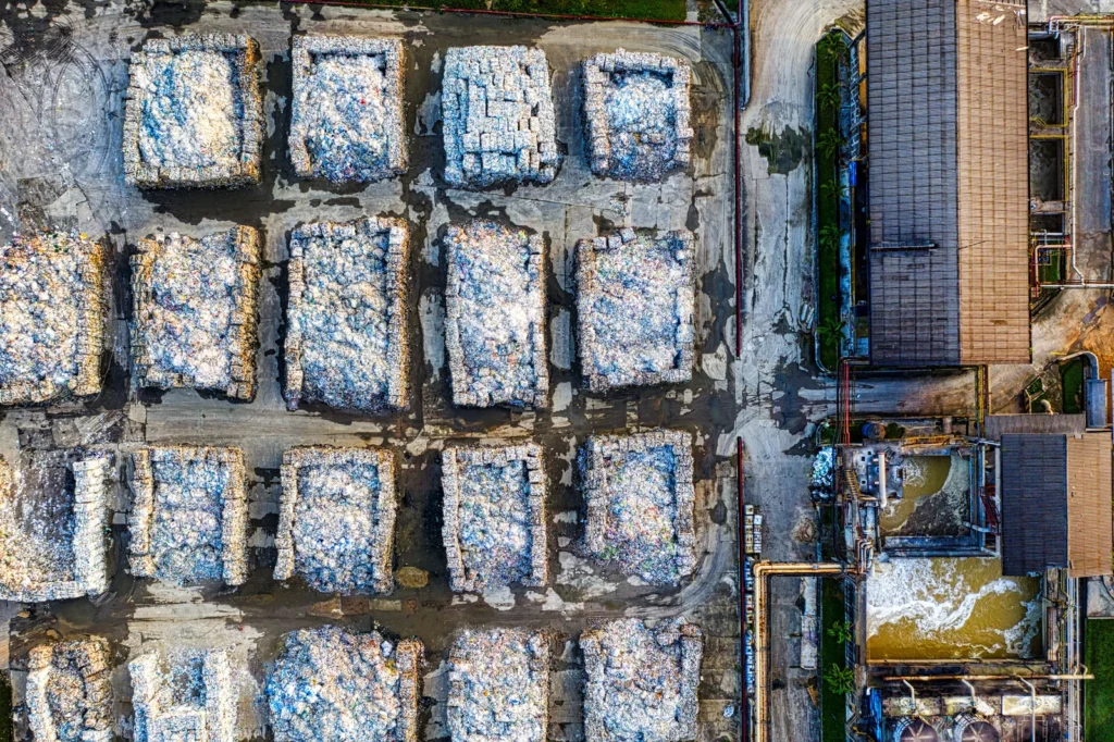 Estação de tratamento de resíduos industriais e lixo