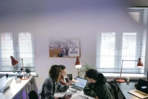 CNAE 8211-3/00: serviços de escritório e coworking