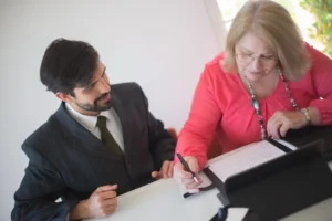 CNAE 6622-3/00: corretores e agentes de seguros e saúde