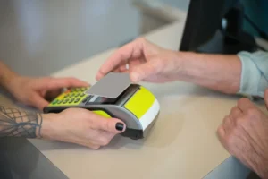 CNAE 6619-3/99: serviços financeiros auxiliares e meios de pagamento