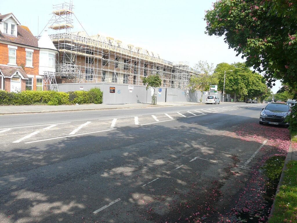 CNAE 4213-8/00: obras de urbanização em vias e praças