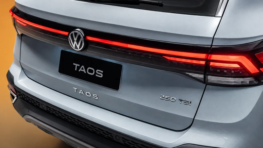 Volkswagen Taos híbrido é flagrado e revela novidades da nova geração