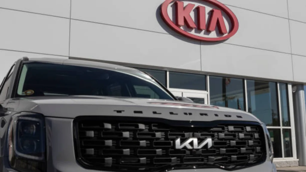 Foto de carro e empresa da Kia