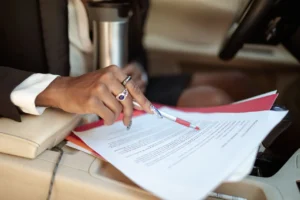Documento do carro com dados errados: como corrigir as informações?