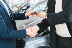Documento do carro e transferência: quais pendências resolver antes da compra?