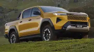 Nova Hilux terá versões híbrida e elétrica; Toyota amplia fábrica na Argentina