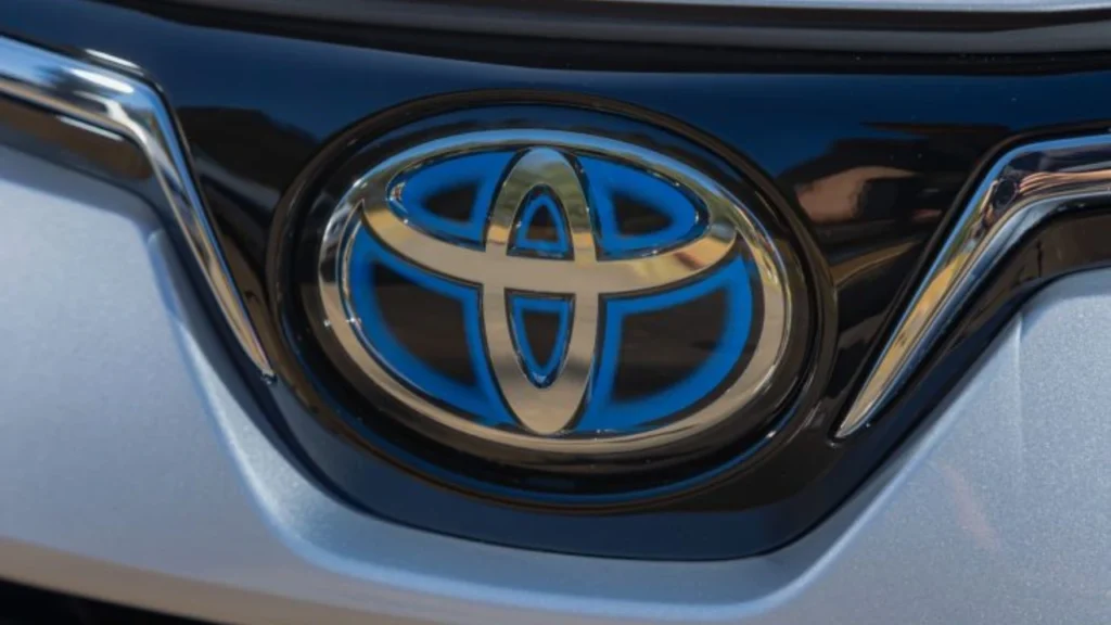 Toyota Corolla 2026: quanto custa e qual versão consome menos combustível?